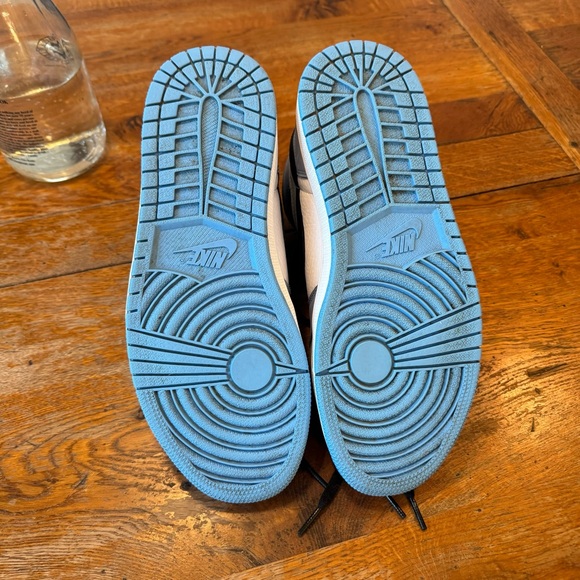 Nike Air Jordan 1 High OG University Blue - Picture 8 of 11